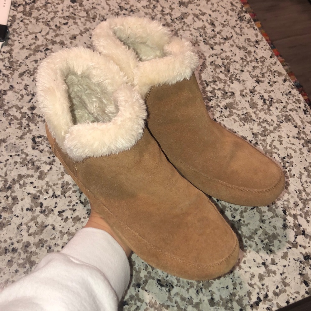 House Slippers/Booties